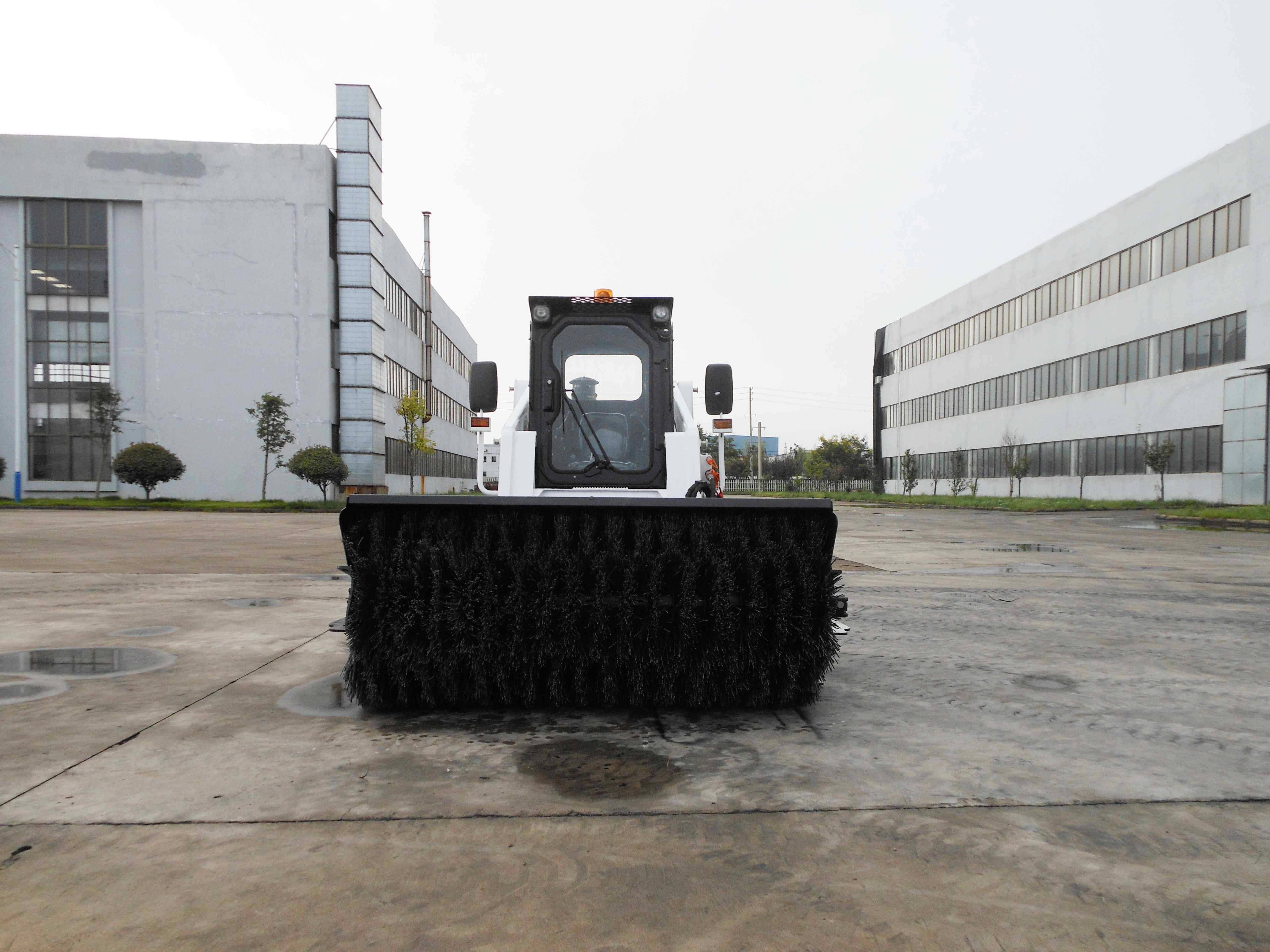 大滑移-辅具-清扫机1.jpg